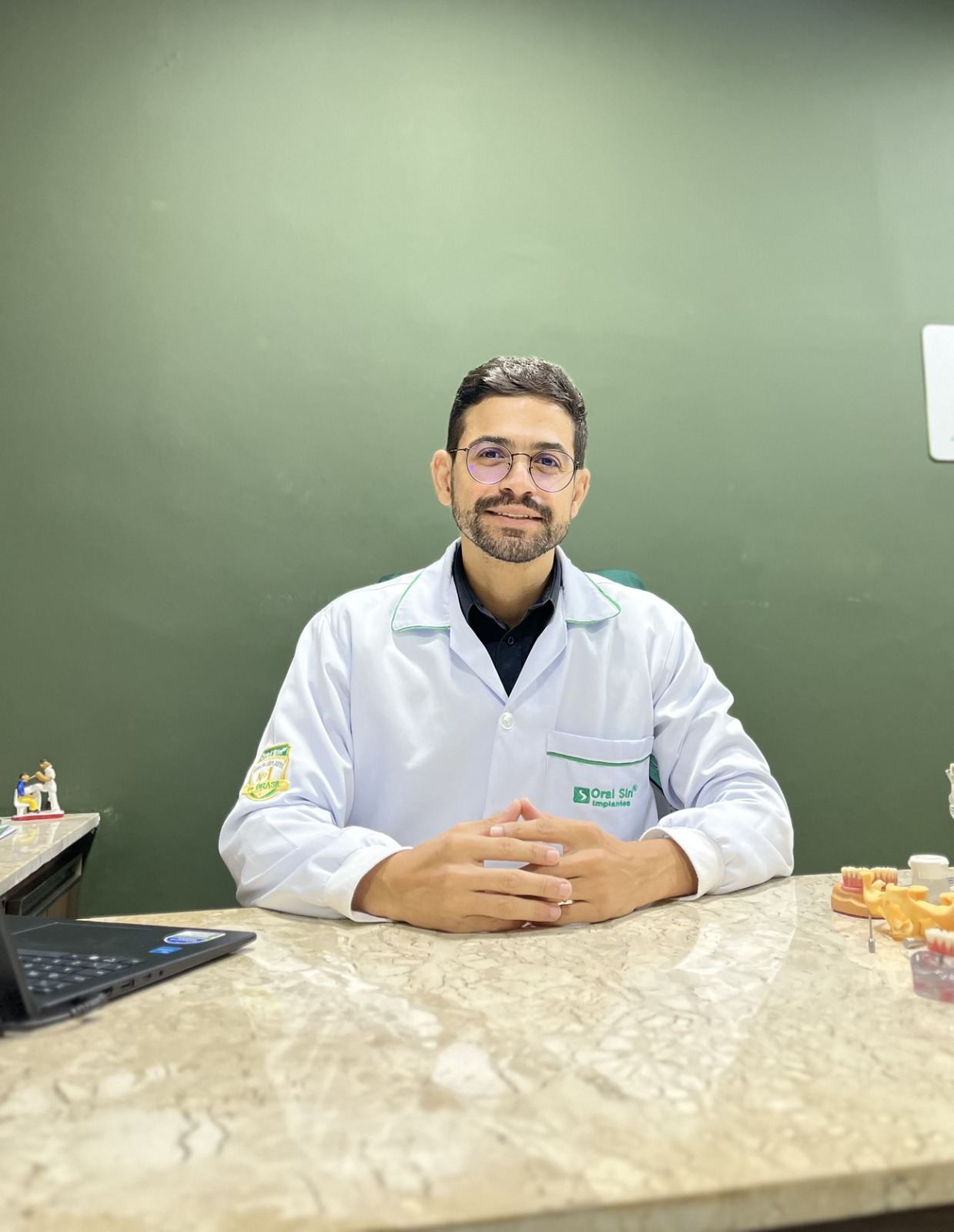 Dr. Marcelo Lazzari — Oral Sin Olinda
